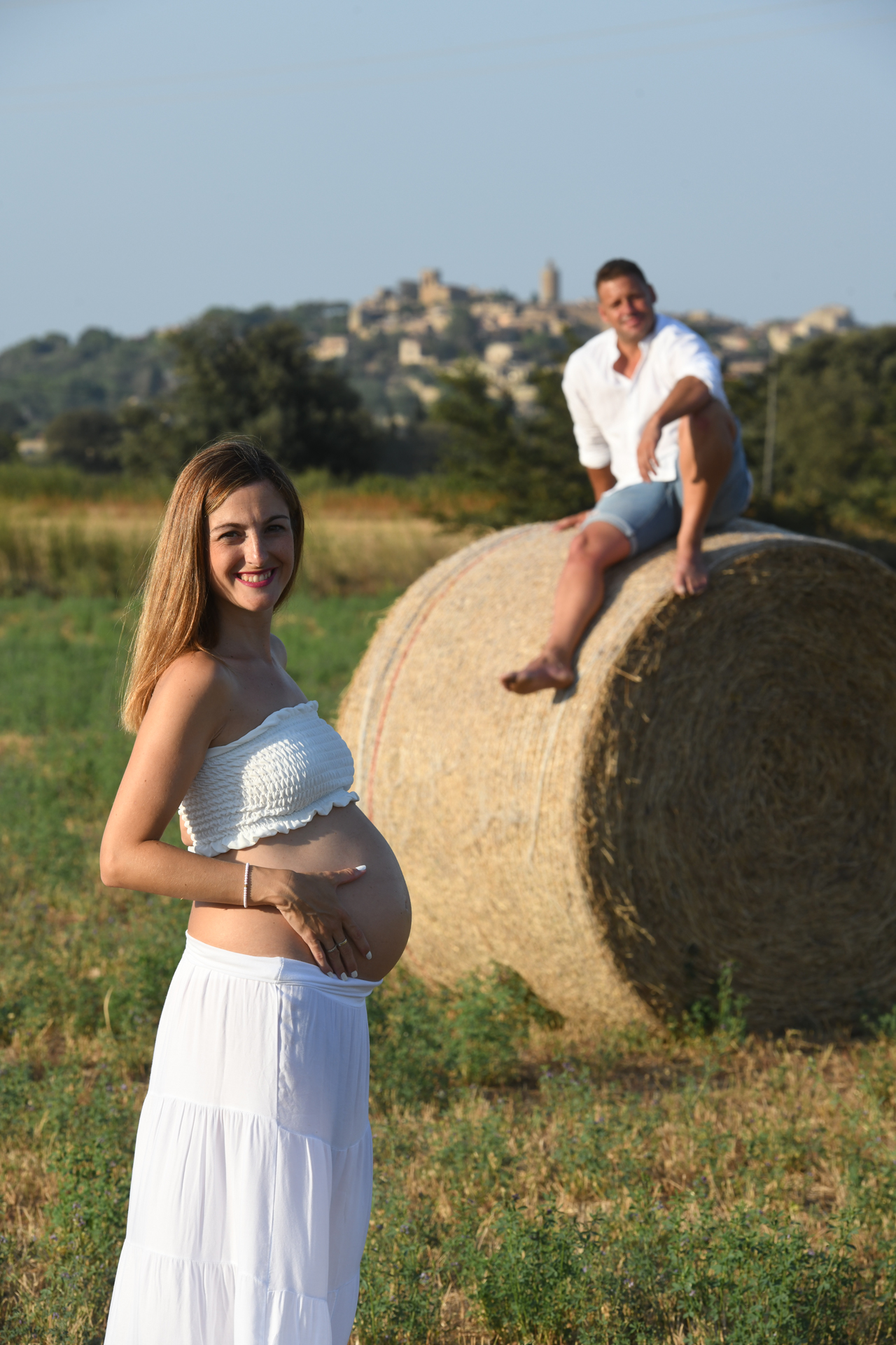 Pregnancy. Escena de una pareja en l'Emporda