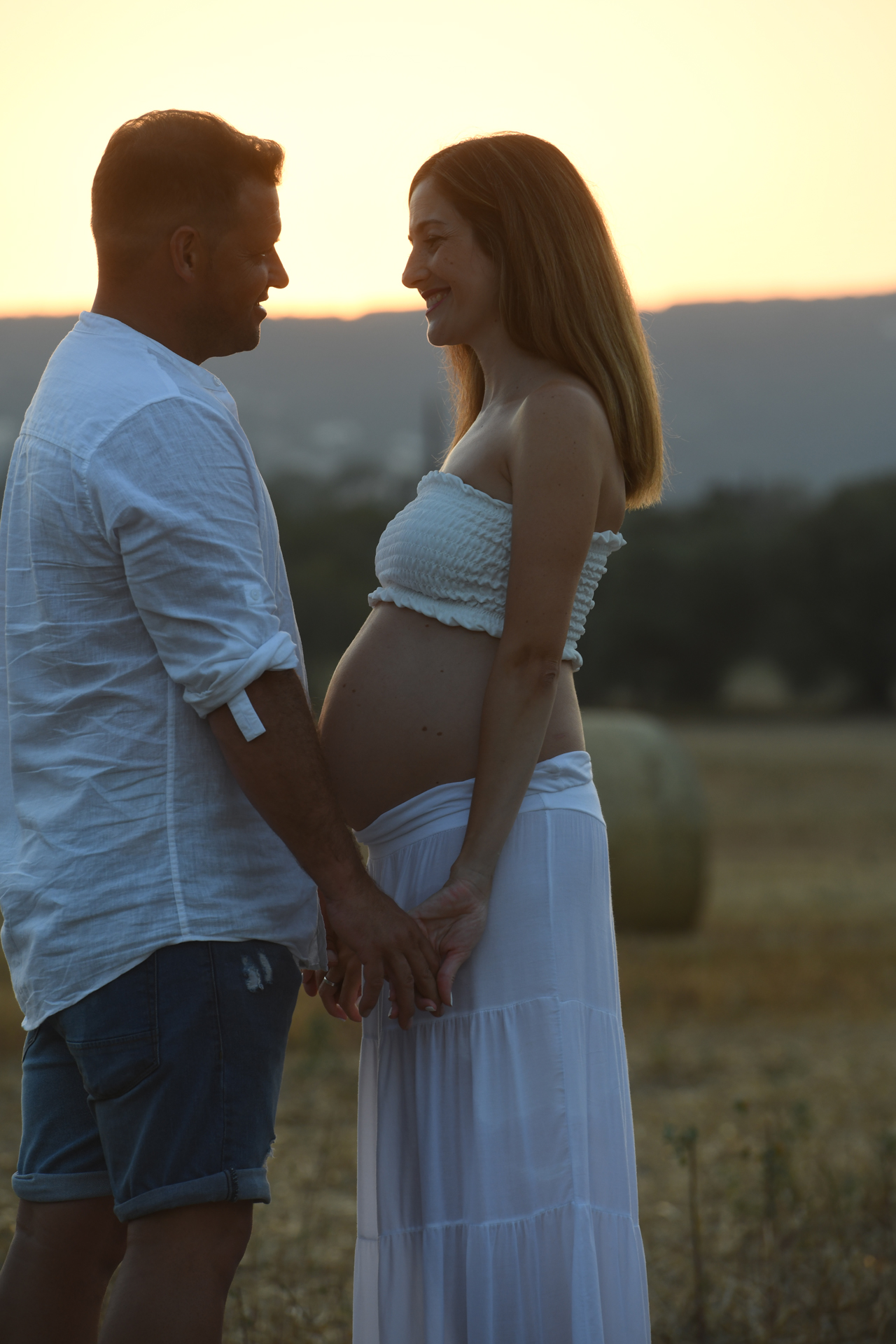 Embarazada con su pareja en l'Emporda