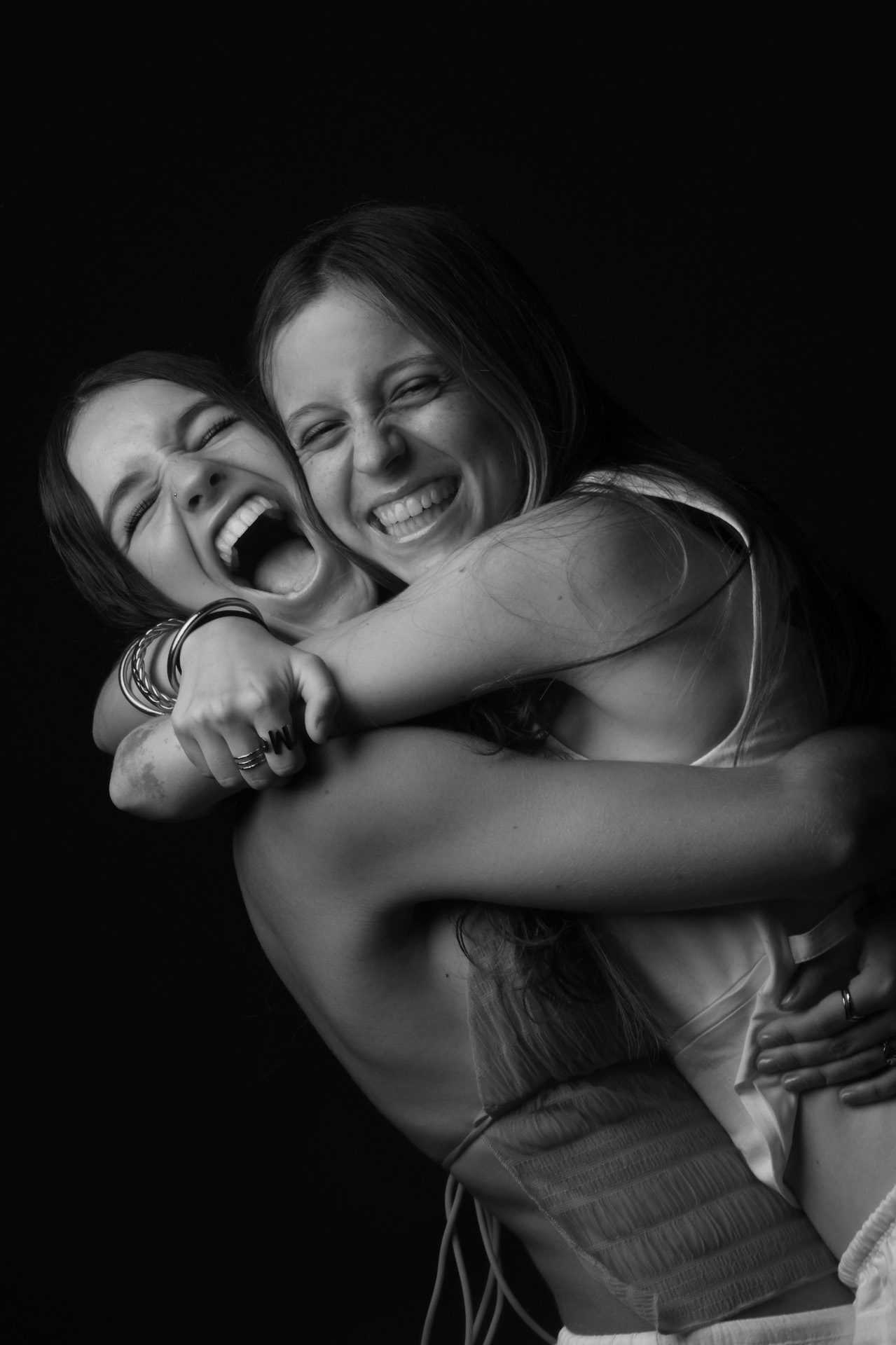 Black and white-photography-studio-models-laughter